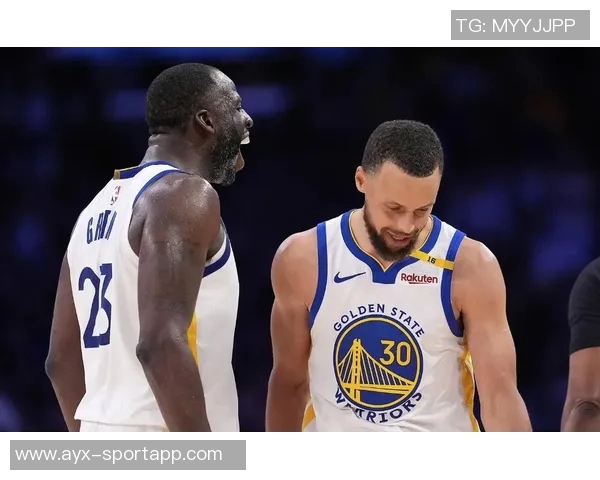 追梦精准传球布朗尼外线助攻库里高弧度三分球如虹命中