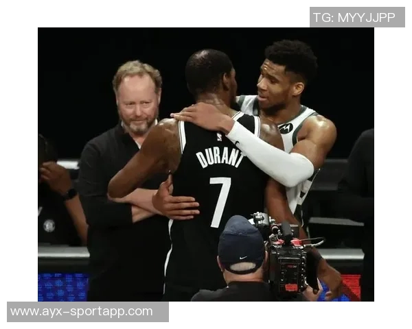 字母哥场均禁区得分233创历史新高超越奥尼尔成传奇