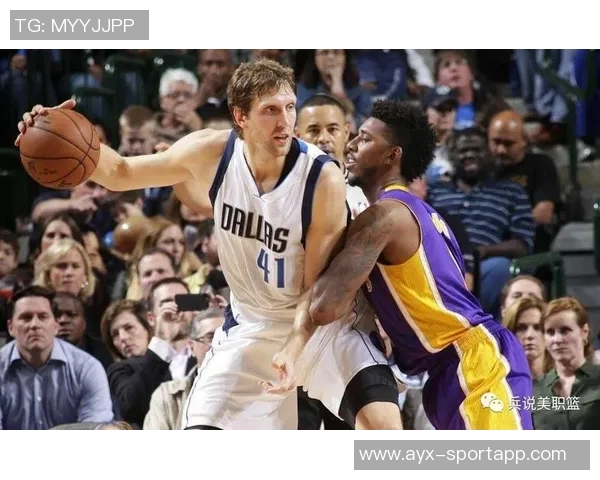 湖人队官方社交媒体分享SnoopDogg造访训练馆精彩瞬间支持主队氛围浓厚